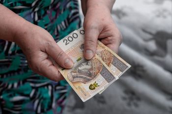 Bank zażądał spłaty pożyczki zmarłego syna. 91-latka wygrała w sądzie