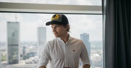 "Zablokowano moim gościom wejście do budynku". Zaorski idzie na wojnę ze wspólnotą "Złota 44"