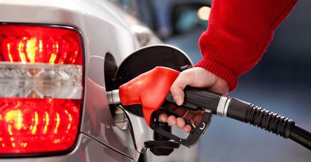Kierowcy szturmowali stację benzynową. Zaskakująca pomyłka we Włoszech