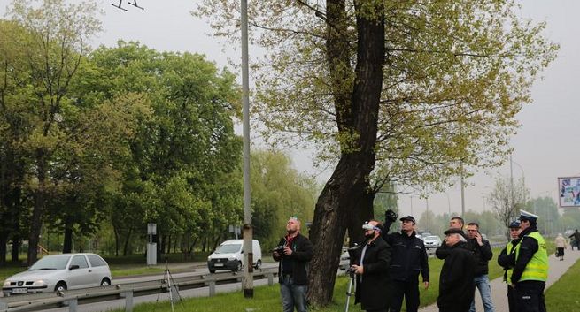 Śląska policja testuje drony do śledzenia wykroczeń drogowych (wideo)