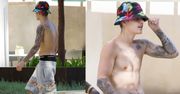 Bieber chodzi po ulicy bez koszulki... (FOTO)
