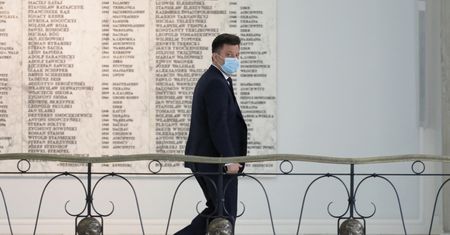 Politycy popełniają w internecie banalne błędy. Ekspert ds. cyberbezpieczeństwa punktuje