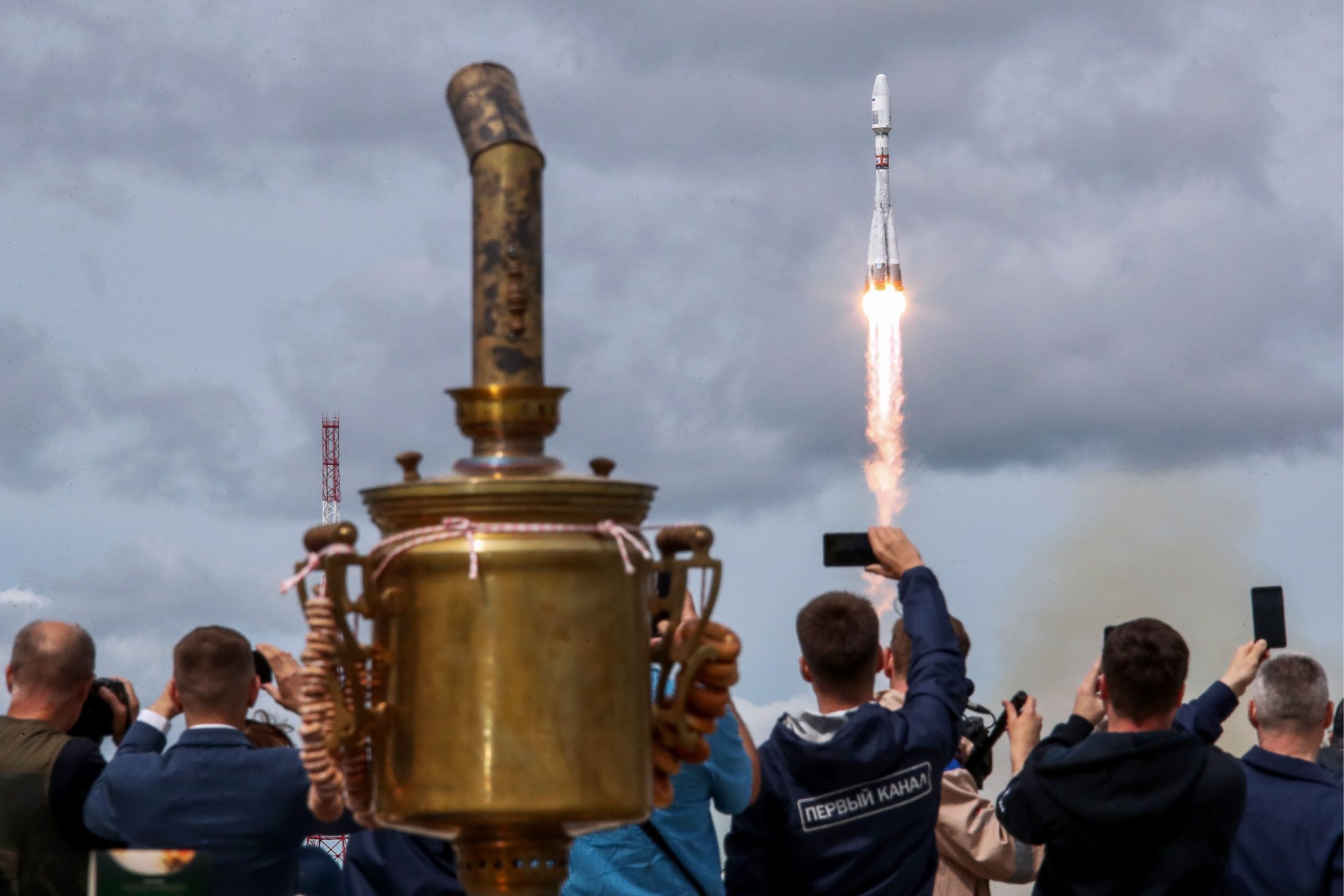 Rosyjski satelita pogodowy w drodze na orbitę. Zobacz zdjęcia ze startu 6