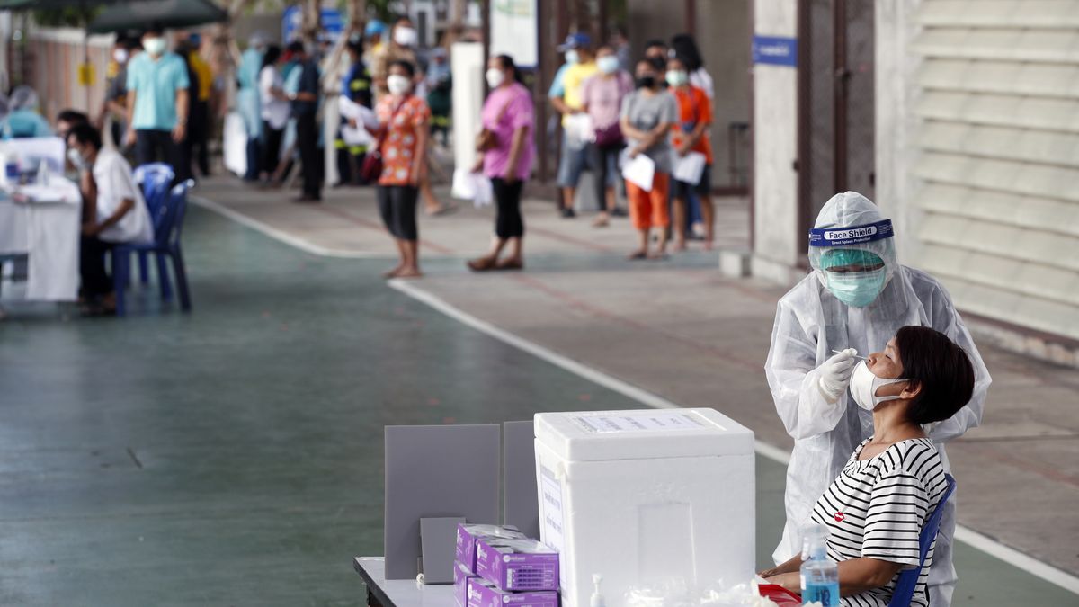 Test na obecność koronawirusa. Wkrótce na rynku pojawi się test wykrywający SARS-CoV-2 ze śliny.