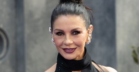 Tak wygląda córka Catherine Zety-Jones. 22-latka zapozowała w BIKINI na tle gór