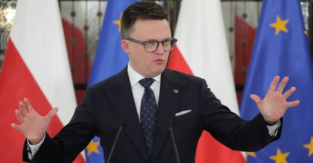 Hołownia zapowiada zerwanie ze "standardami PiS". Chodzi o miotłę kadrową w spółkach