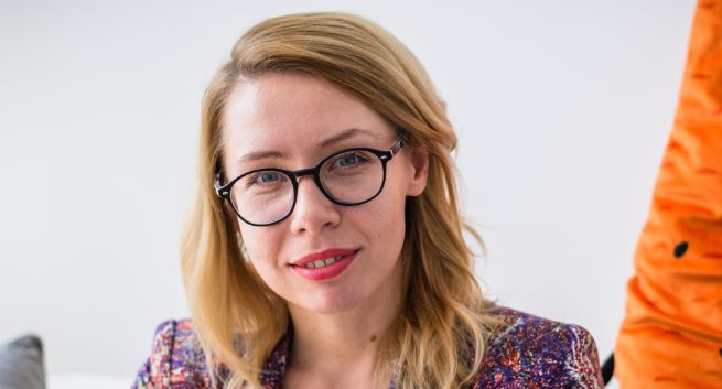 Avon w kampanii „#Stand4Her” pokazuje siłę kobiet i ich wpływ na świat