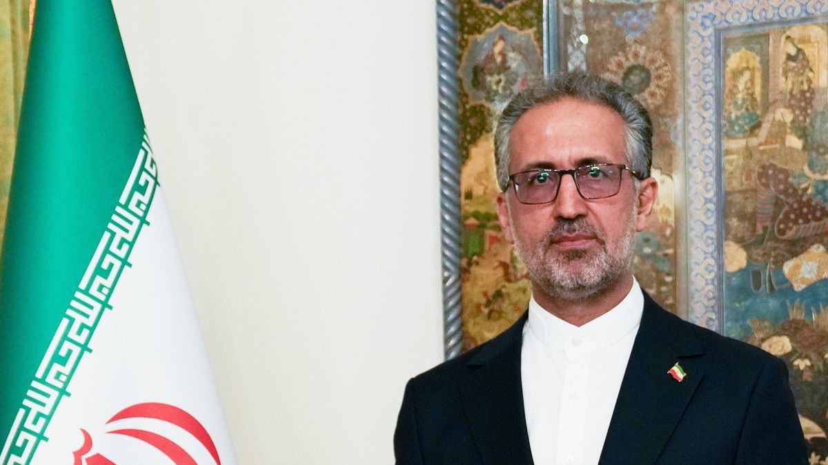 Dr Eisa Kameli, ambasador  Iranu w Polsce