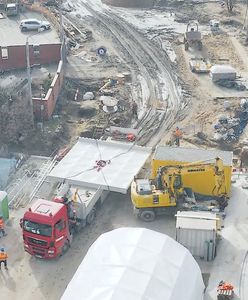 Wrocław. Odrestaurowany fragment Mostu Pomorskiego wrócił na swoje miejsce. Powstał jeszcze w XIX wieku