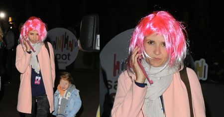Joanna Koroniewska w różowej peruce! (ZDJĘCIA)