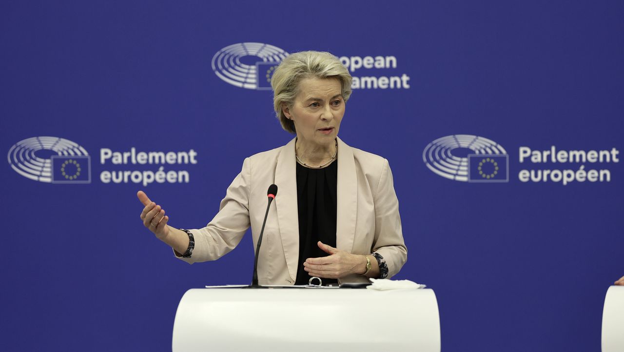 European Council reappoints von der Leyen, confirms new team