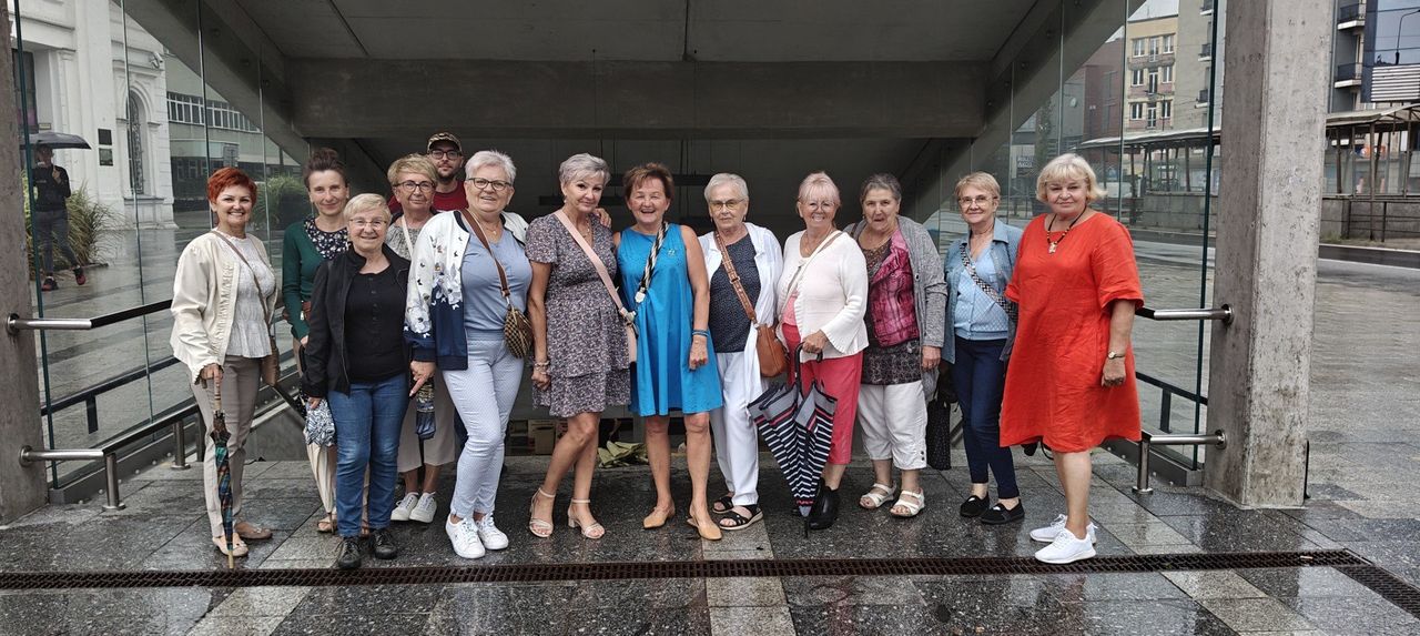 Sosnowiec: Potańcówka na dworcu. Deszcz nie popsuł im zabawy