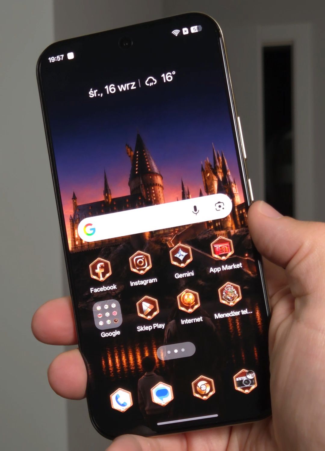 realme 16 Pro 5G Harry Potter Edition