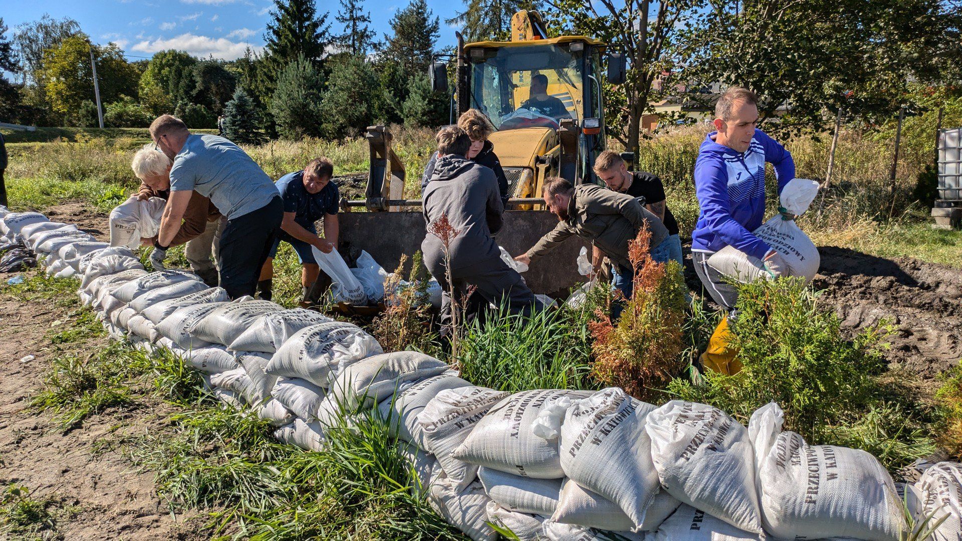 Powódź na Śląsku. Woda zalała domy, zniszczyła ulice i szkoły