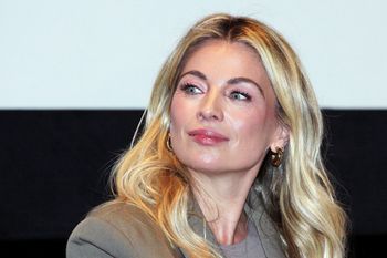 Urodziła się w Krakowie. Robi karierę aktorską w Meksyku