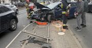 Toyota staranowała barierki na Mokotowie. Kierowca miał ponad 2,7 promila