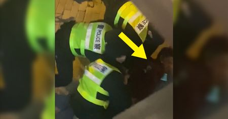 Operator BBC aresztowany i pobity przez policję w Chinach. Relacjonował strajki kowidowe