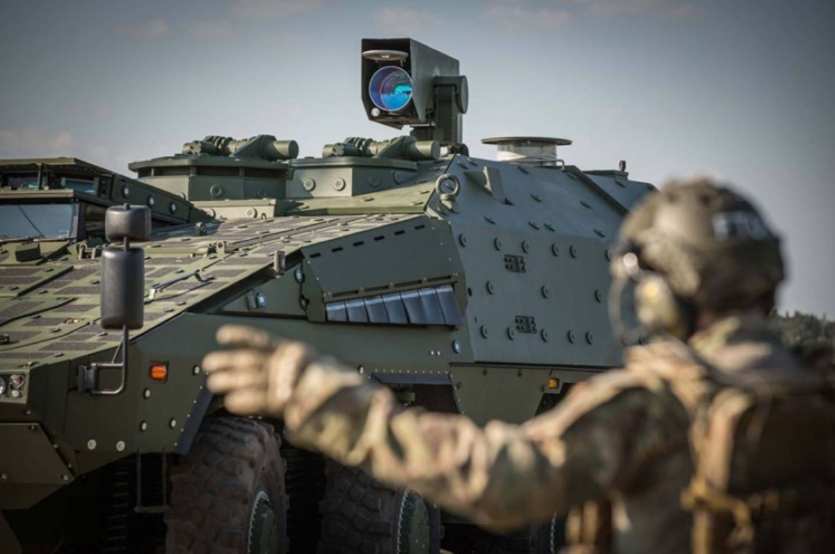 Niemcy testują nową broń. To laserowy system antydronowy