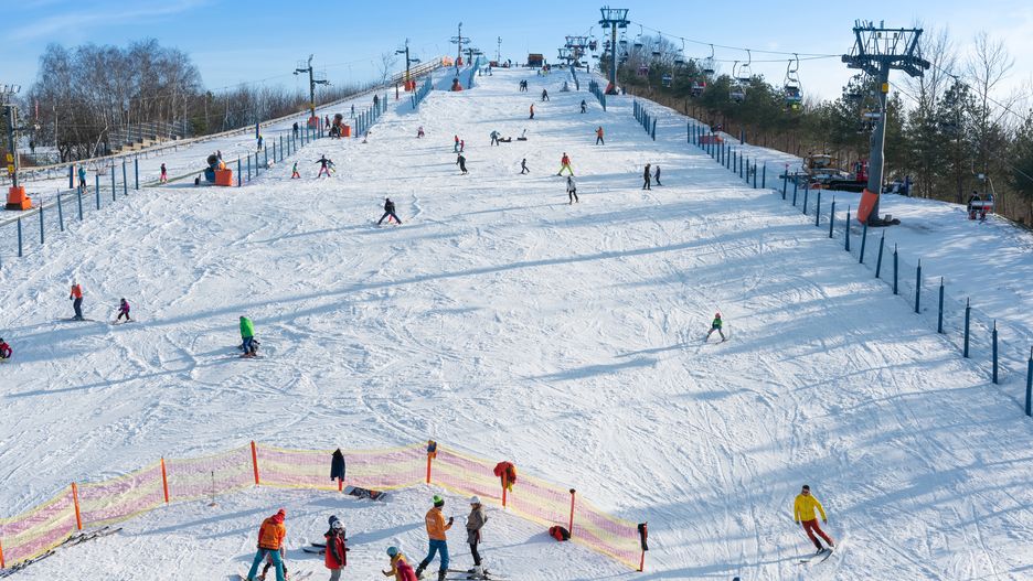 Górka Szczęśliwicka przyciąga narciarzy ze stolicy