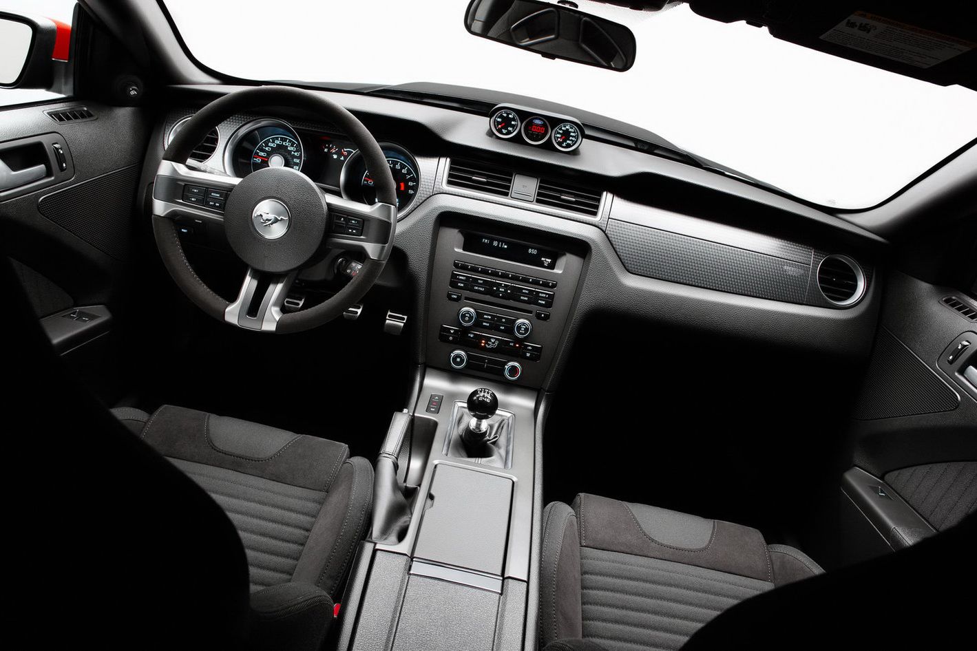 2012-Ford-Mustang-Boss-137