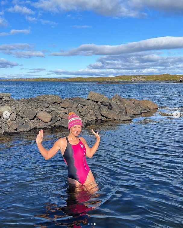 Kinga Rusin morsuje na Islandii