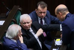 Zmartwienie Kaczyńskiego. Traci mandaty