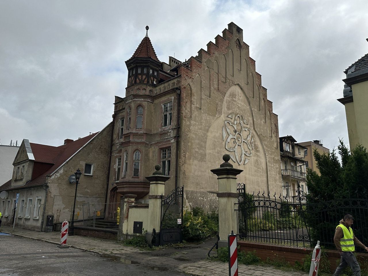 Kamienica w Lesznie będzie jak nowa. Samorząd dołożył do remontu fasady