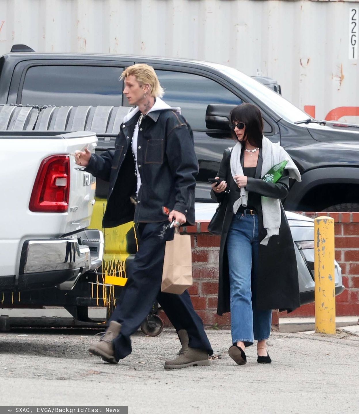 Dakota Johnson i MGK