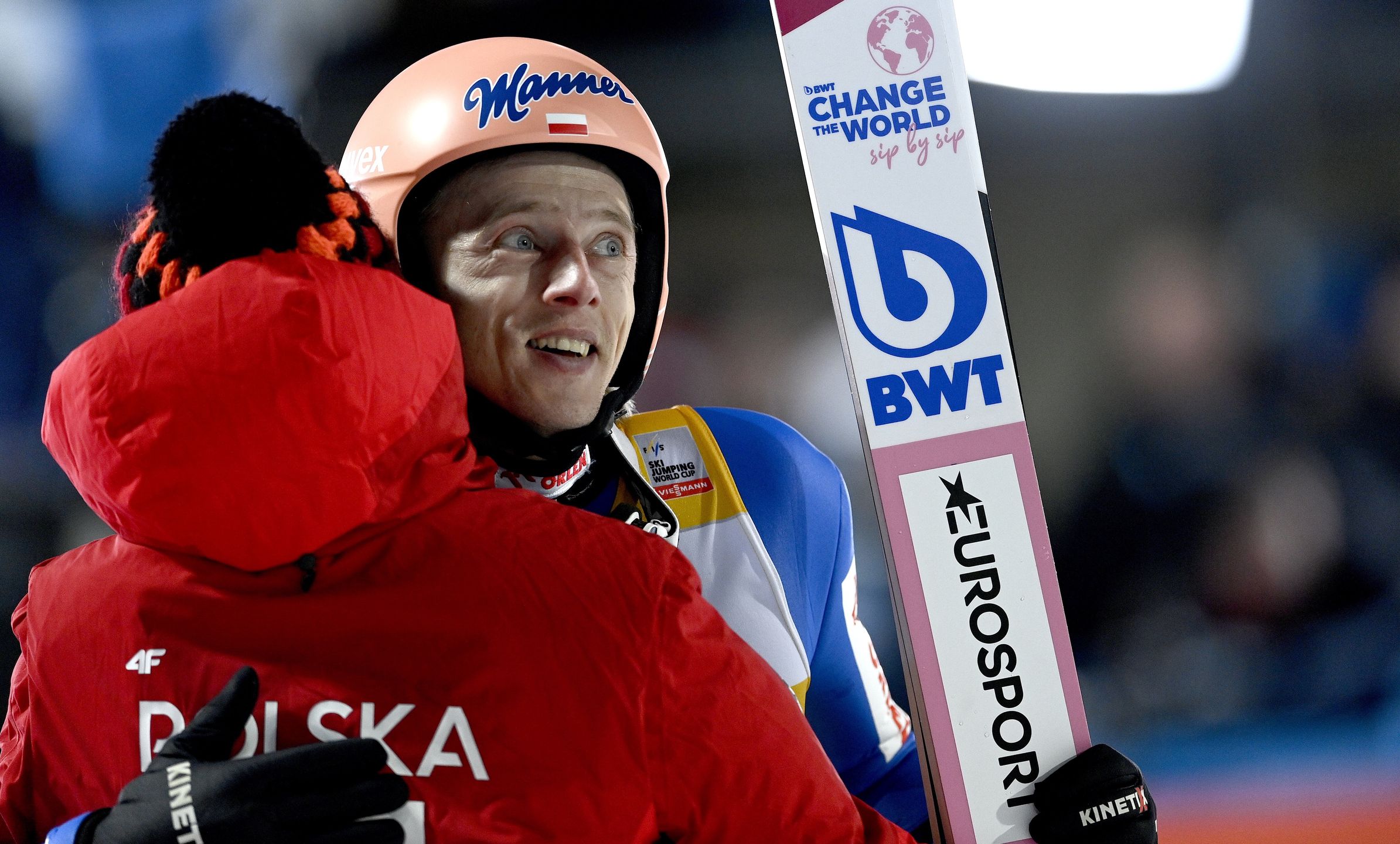 Dawid Kubacki of Poland is congratulated by a teammates after his jump during the second round for the first stage of the 71st Four Hills Ski Jumping Tournament in Oberstdorf, Germany, 29 December 2022. EPA/Anna Szilagyi Dostawca: PAP/EPA.