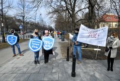 Warszawa. Protest przedsiębiorców przed kancelarią premiera