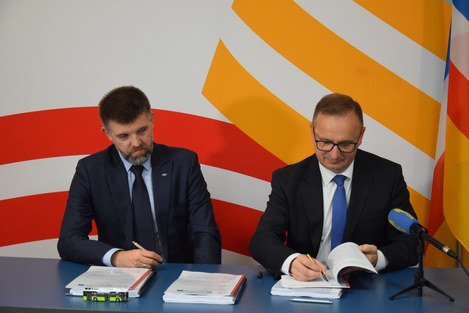 Żory kupiły szesnaście nowych autobusów na potrzeby Bezpłatnej Komunikacji Miejskiej