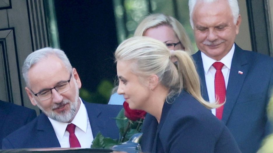 Minister Niedzielski powita? w MZ minister S�jk?
Fot. Pawel Wodzynski/East News Warszawa, 10.08.2023. Ministerstwo Zdrowia. Wprowadzenie do resortu nowo powolanej minister Katarzyny Sojki. N/z: Adam Niedzielski, Katarzyna Sojka, Waldemar Kraska.
Pawel Wodzynski