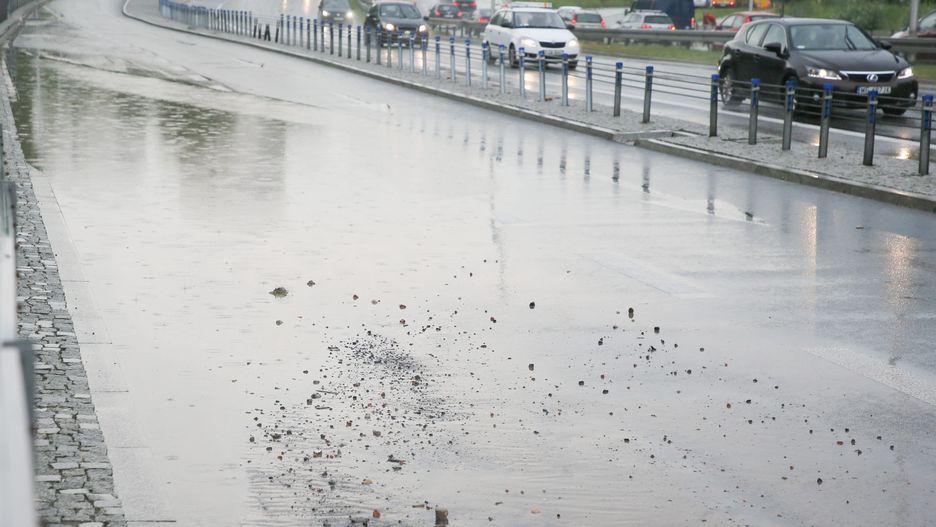 Warszawa. Zalana Wisłostrada