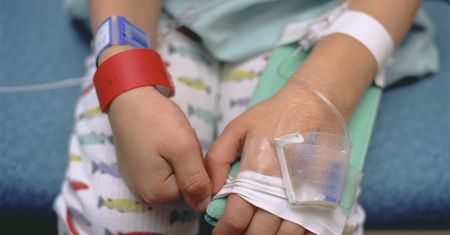 Dzieci po próbach samobójczych. "Uratowanie pacjenta nie oznacza końca jego kłopotów"