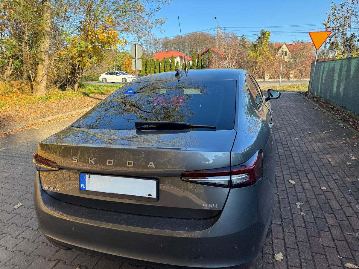 214 km/h we mgle! Grupa SPEED zatrzymała kierowcę Mercedesa – miał już 21 punktów karnych