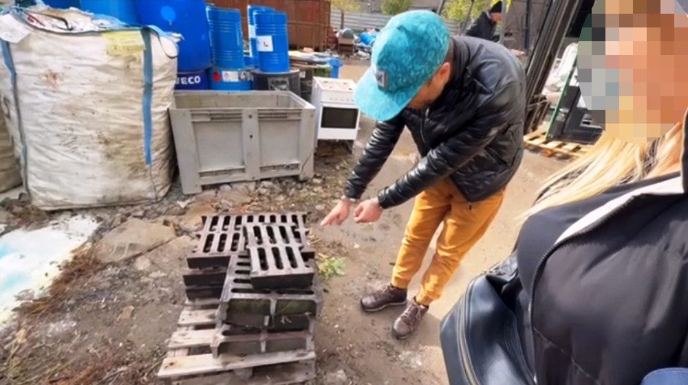 Warszawa: Mężczyzna zatrzymany po kradzieży włazów studzienek