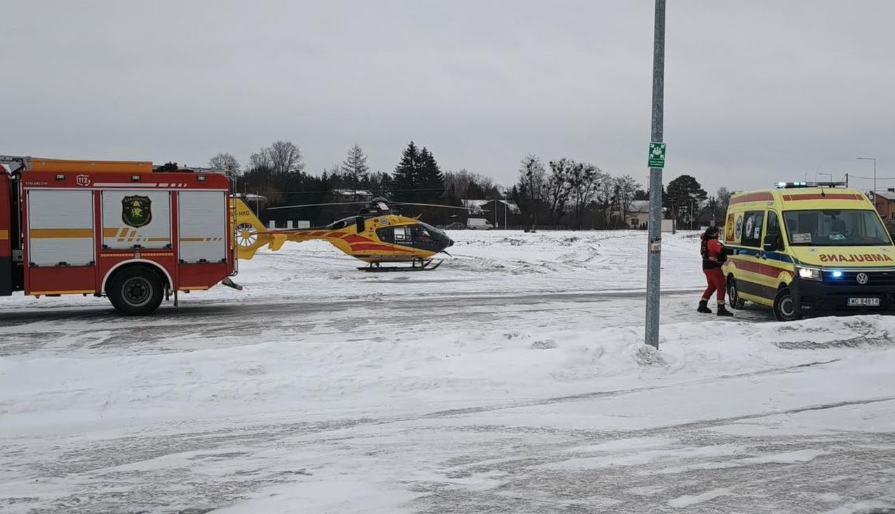 Był nieprzytomny. Dramat na chodniku. Wezwali LPR