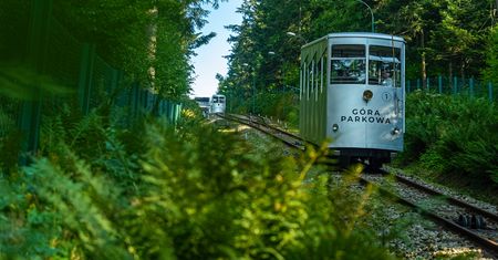 Skorzystaj z uroków Małopolski! Odwiedź tego lata Krynicę-Zdrój pełną górskich atrakcji i klimatu retro niezapomnianych lat 30.