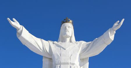 Kupczenie głową Jezusa? Instalacja anten Wi-Fi poruszyła polskich katolików