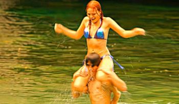 Numer jeden w Polsce. Dziewczyny w bikini kontra krwiożerczy rekin