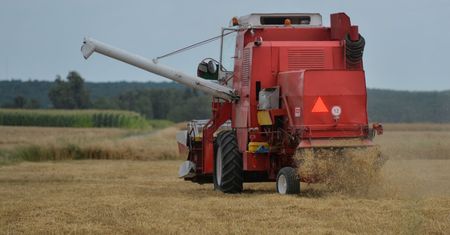 Na polu nie płaci się już za godzinę. Oto aktualne stawki za pracę