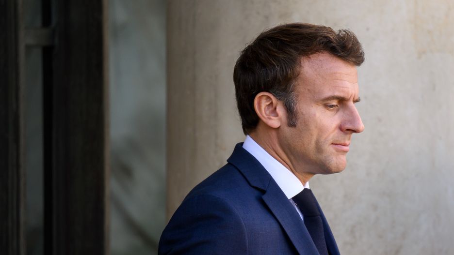 PARIS, FRANCE - OCTOBER 26: French President Emmanuel Macron receives German Chancellor Olaf Scholz (not seen) at the Elysee Palace in Paris, France on October 26, 2022. (Photo by Julien Mattia/Anadolu Agency via Getty Images)