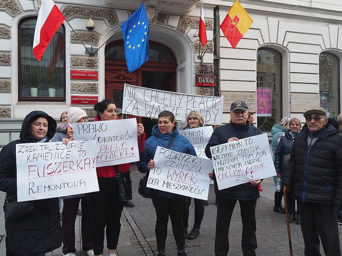Łódź: Lokatorzy z Piotrkowskiej 104 znów protestują przeciw podwyżkom
