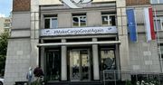 Transparent na gmachu PKP Cargo. To nie żart, kazał go umieścić prezes