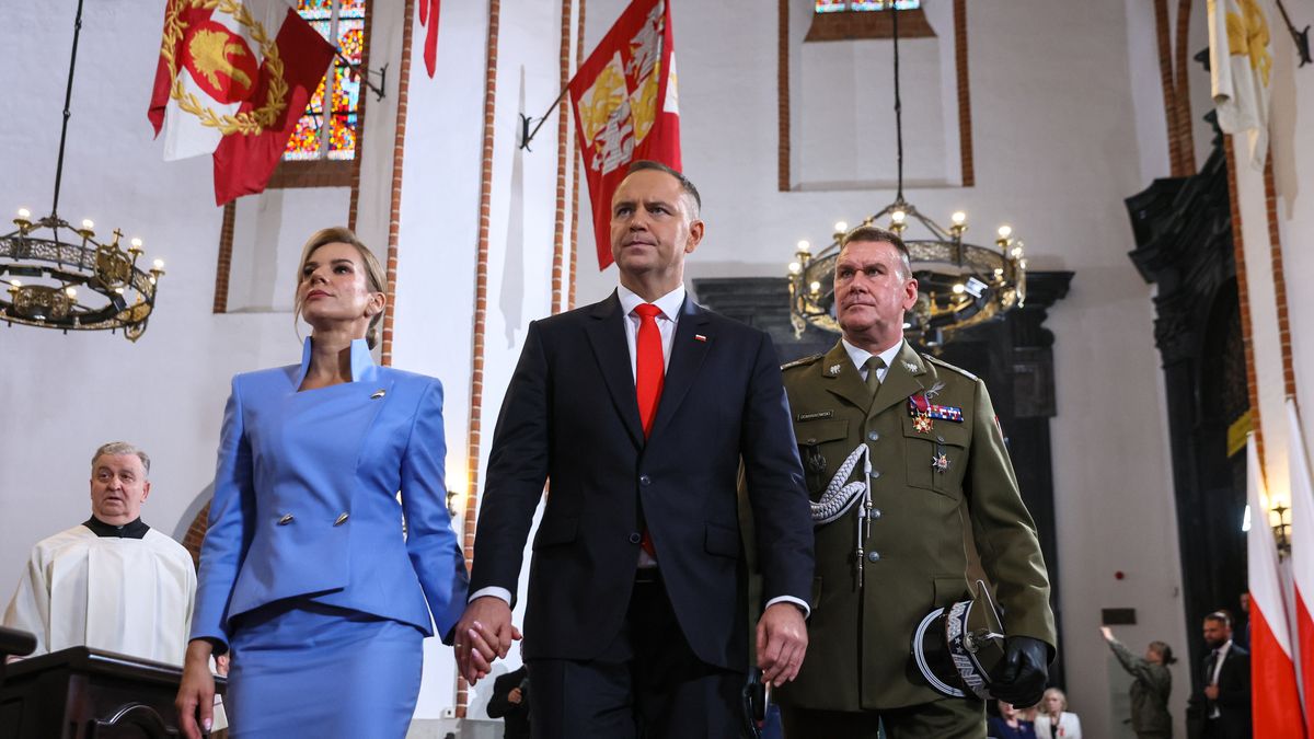 Karol Nawrocki, Marta Nawrocka,  Tomasz Dominikowski
Leszek Szyma�ski
Bazylika Archikatedralna, inauguracja prezydentury, karola nawrockiego, ma��onka, modlitwa, msza, polityk polityka, prezydent rp, prezydenta rp, rodzina, za ojczyzn�, zaprzysi�enie, �ona