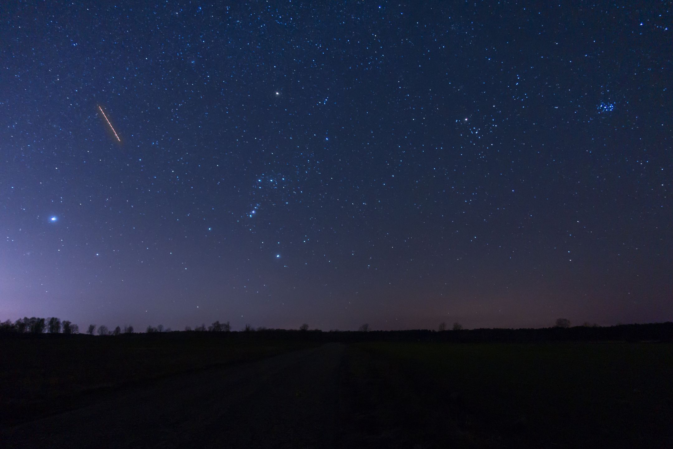 orion, plejady, gwiazdozbiór, konstelacja, nocne niebo, zimowe niebo, gwiezdne siostry, zimowy gwiazdozbiór, wieczór, noc, polana, gwiazdy, galaktyka, astronomia, astrofotografia, kosmos, BINARY<(12) bytes>, kosmicznie, pole za miastem, BINARY<(15) bytes>, niebo, mróz, zimne niebo, polska, pomorskie, pomorze, pojezierze, niziny