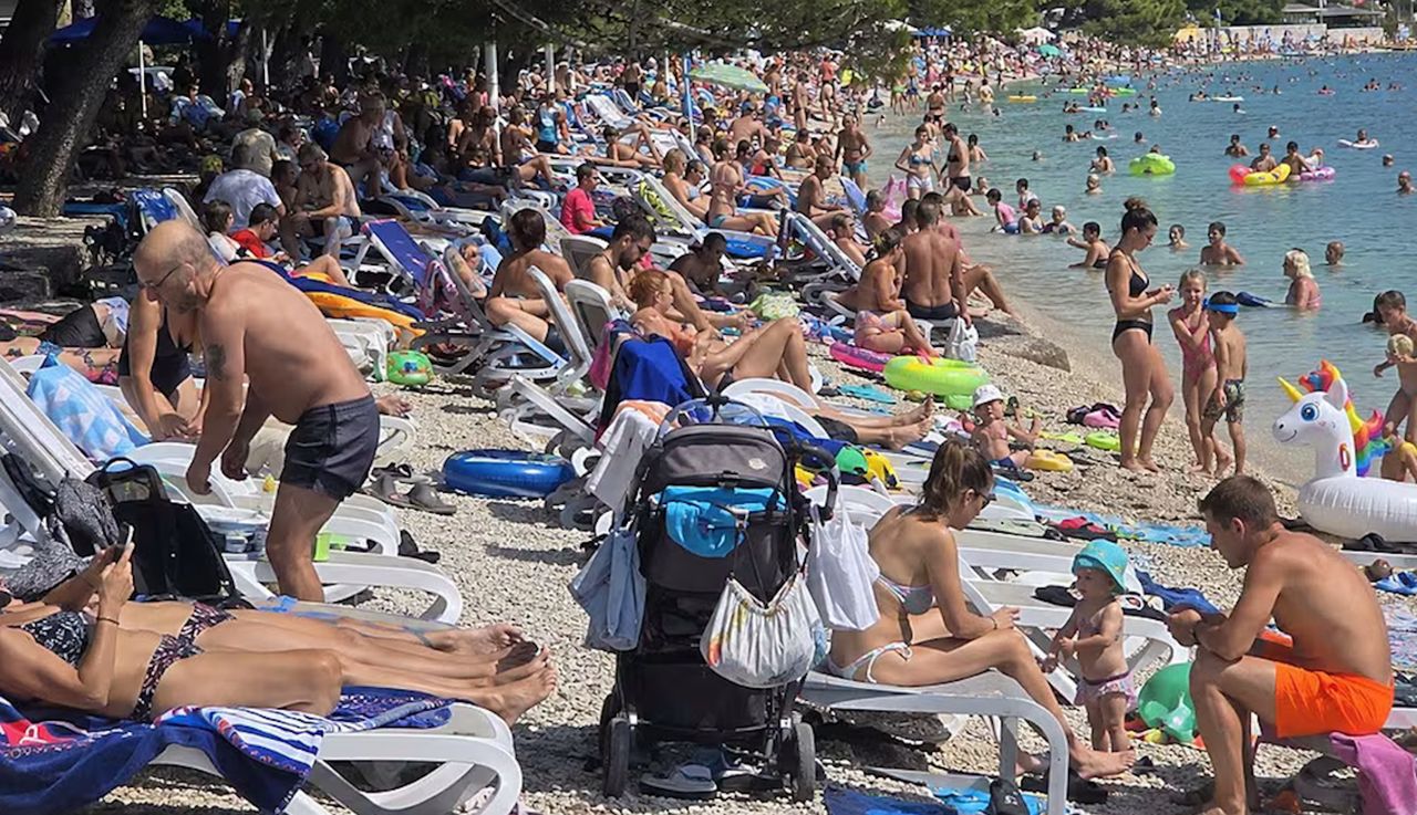 Chorwacja walczy z zajmowaniem leżaków. Pokazali, co robią służby