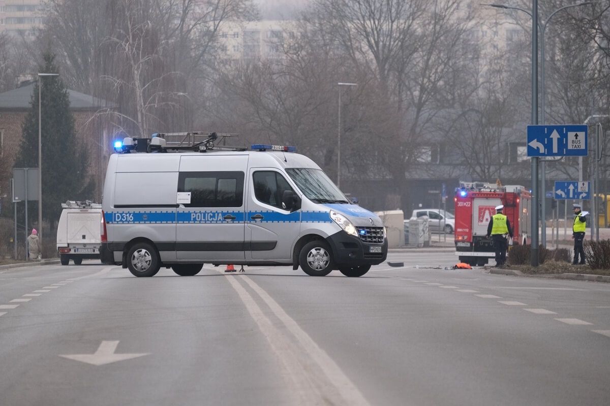 Policjanci pracujący na ul. Poniatowskiego w Lublinie