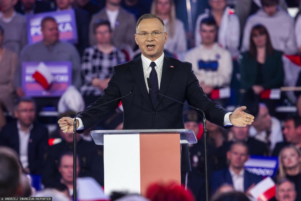 Duda jednak za Nawrockim. Jest tłumaczenie