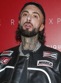 Twoja dziewczyna chodzi w "wypierdzianych jeansach"? Malik Montana ma rozwiązanie